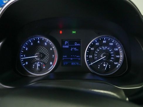 Used 2019 Hyundai Elantra SE FWD image 17