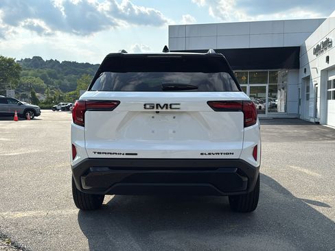Used 2026 GMC Terrain Elevation w/ Elevation Premium Package AWD/4WD image 7