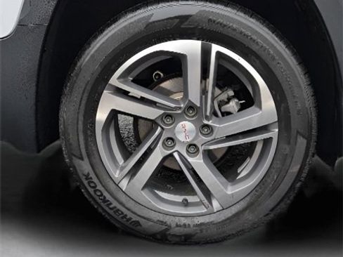 Used 2021 GMC Terrain SLT image 30