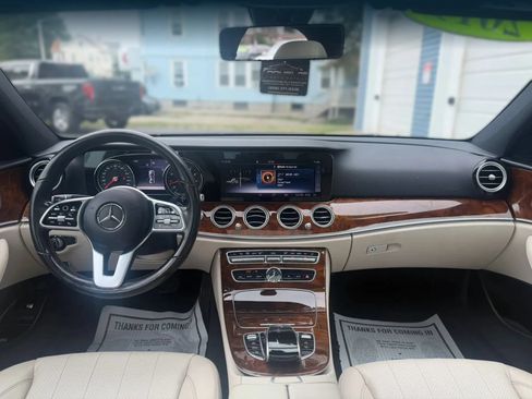 Used 2019 Mercedes-Benz E 300 4MATIC image 11