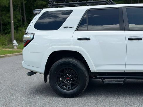 Used 2021 Toyota 4Runner Venture w/ Moonroof Package AWD/4WD image 7