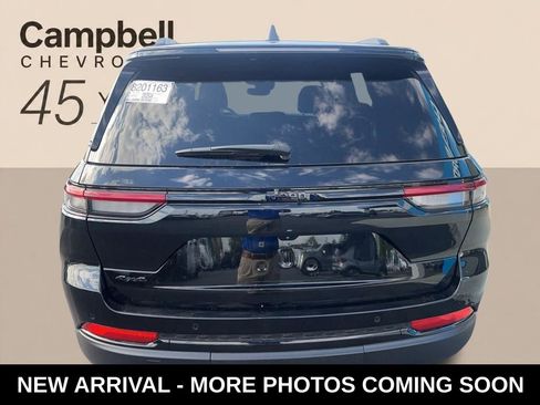 Used 2024 Jeep Grand Cherokee Altitude AWD/4WD image 3