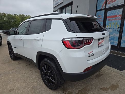 Used 2026 Jeep Compass Latitude image 7