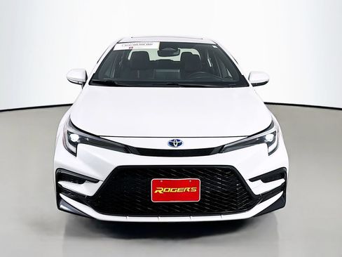 Certified 2025 Toyota Corolla SE w/ SE Premium Package AWD/4WD image 2