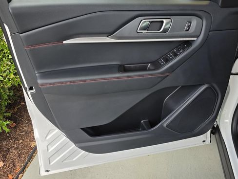 Used 2026 Ford Explorer ST-Line RWD image 34