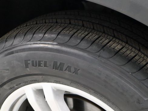 Certified 2022 Ford Explorer XLT w/ Equipment Group 202A image 20