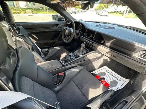 Used 2022 Porsche 911 GT3 image 32
