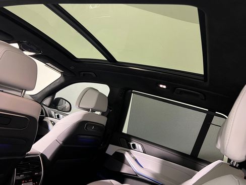 Used 2025 BMW X7 xDrive40i image 33