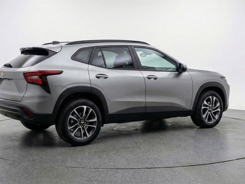 Used 2025 Chevrolet TrailBlazer LT image 9