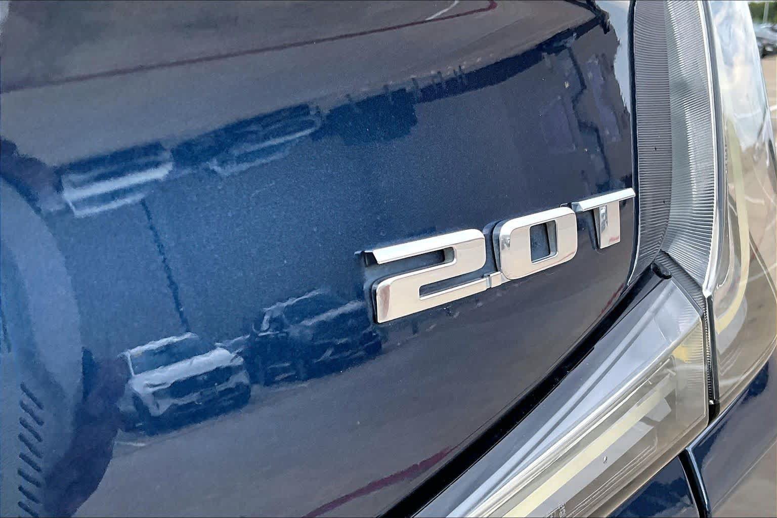 Used 2019 Cadillac XT4 Sport w/ Cold Weather Package AWD/4WD image 18