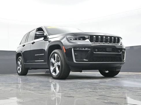 Used 2026 Jeep Grand Cherokee Limited w/ Luxury Tech Group II AWD/4WD image 55