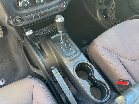 Used 2015 Jeep Wrangler Unlimited Sport w/ Quick Order Package 24S image 19