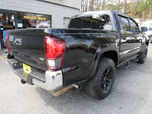 Used 2020 Toyota Tacoma SR5 image 8