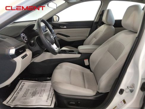 Used 2025 Nissan Altima 2.5 SV image 25