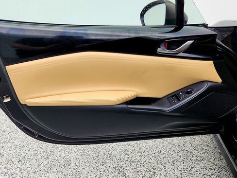 Used 2016 MAZDA MX-5 Miata Grand Touring RWD image 11