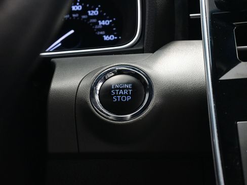 Used 2019 Toyota Avalon XLE image 22