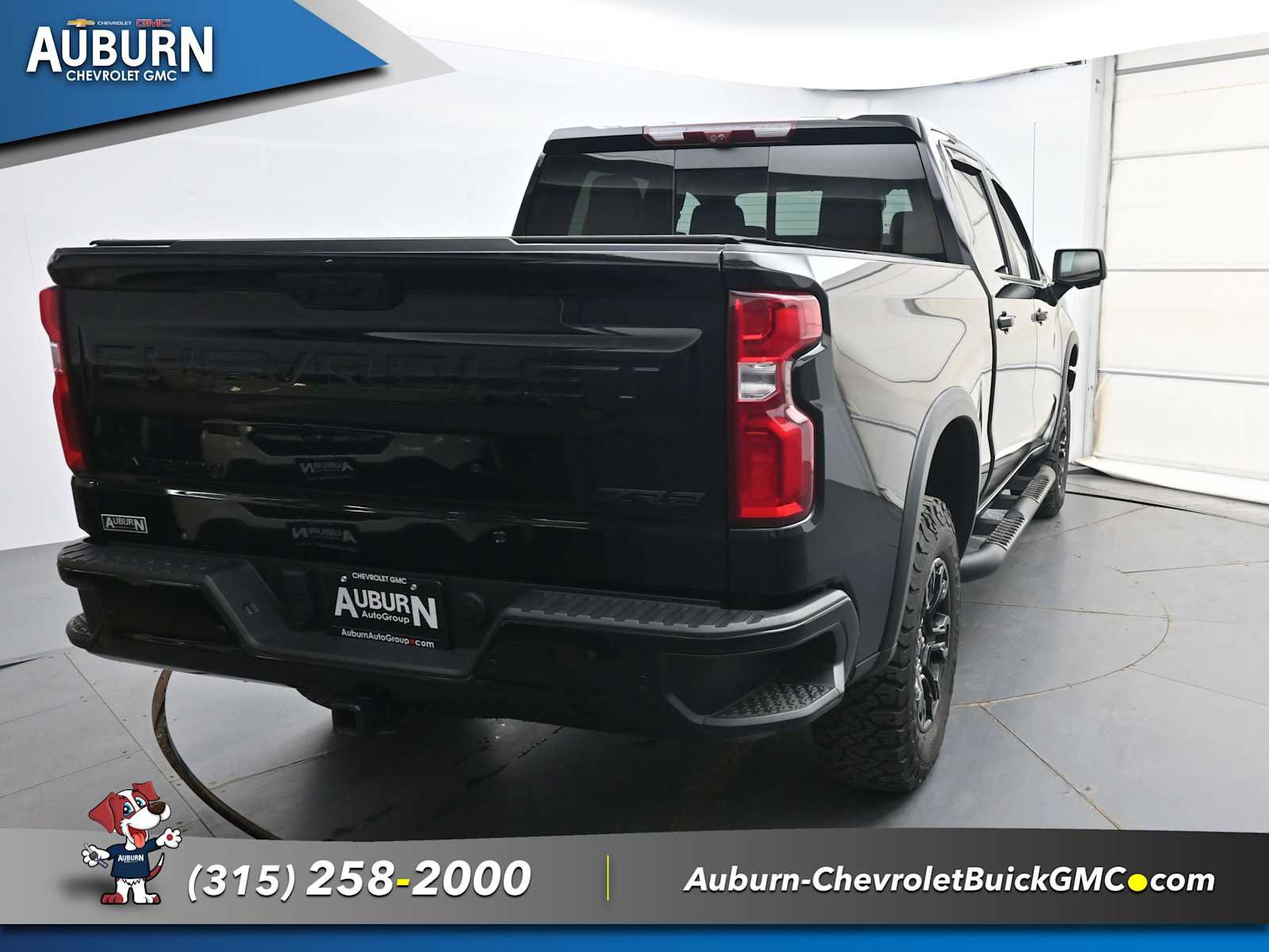Used 2024 Chevrolet Silverado 1500 ZR2 w/ Technology Package AWD/4WD image 4