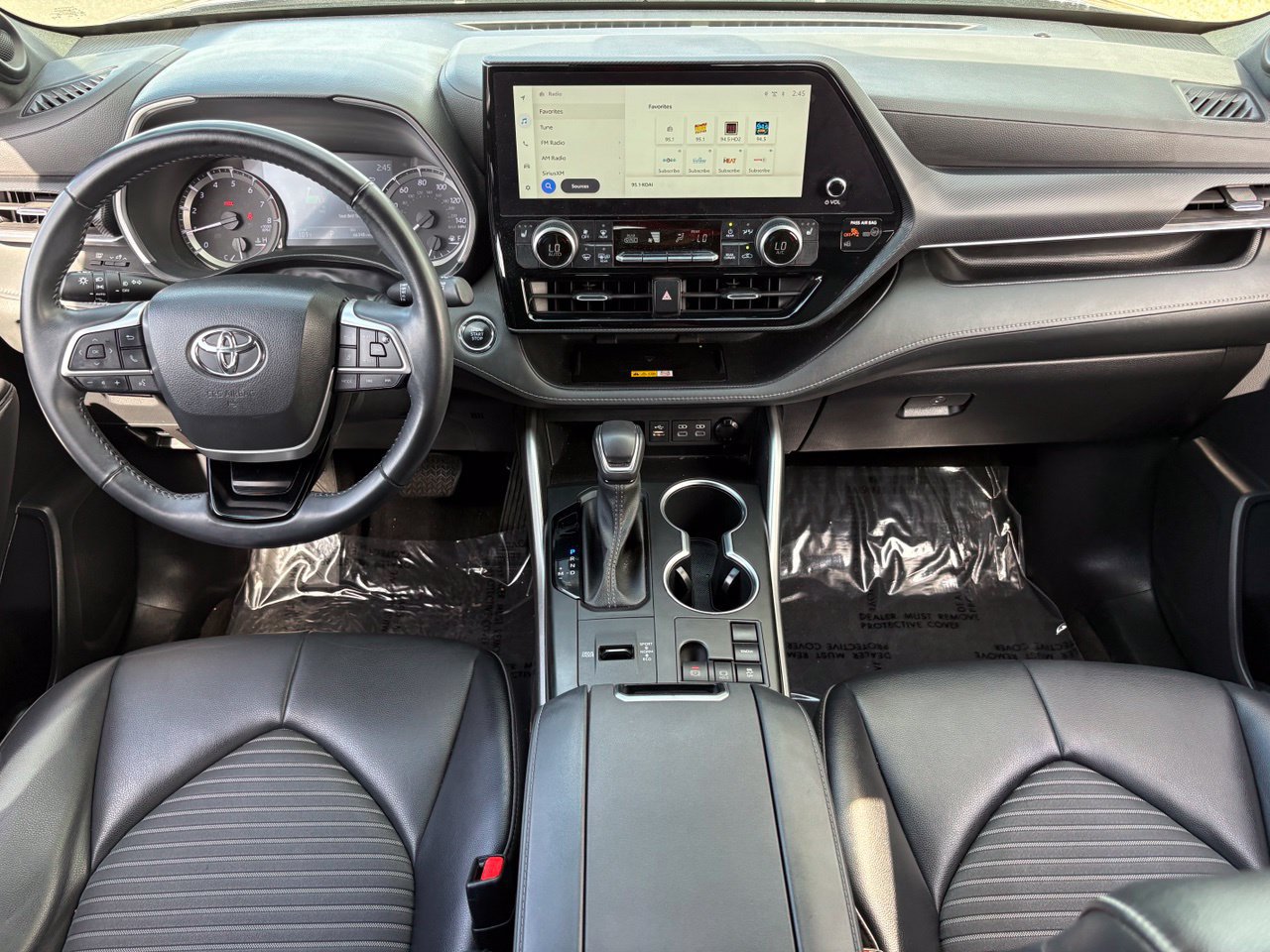 Used 2023 Toyota Highlander XSE FWD image 16
