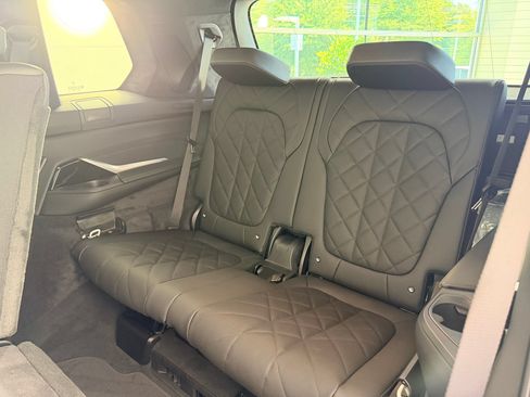 New 2027 BMW X7 xDrive40i w/ Executive Package AWD/4WD image 24