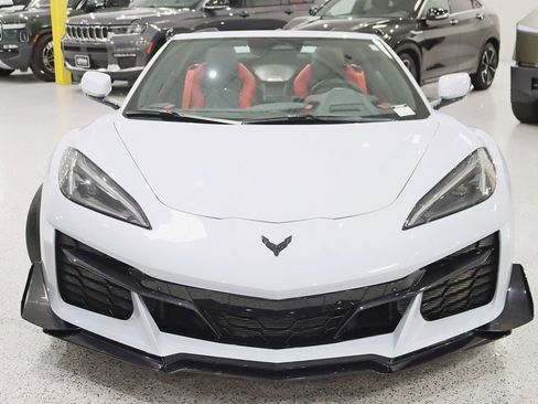 Used 2024 Chevrolet Corvette Z06 w/ Z07 Performance Package image 9