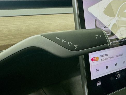 Used 2023 Tesla Model 3 Standard Range image 23