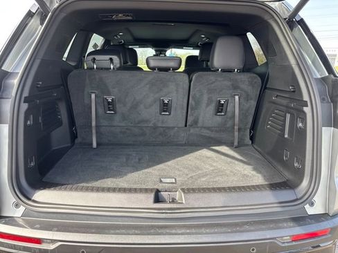 Used 2026 GMC Acadia AT4 w/ Super Cruise Package image 11