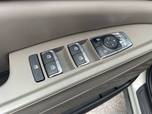 New 2026 Kia Carnival EX FWD image 12