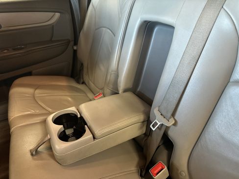 Used 2016 Chevrolet Traverse LT image 26