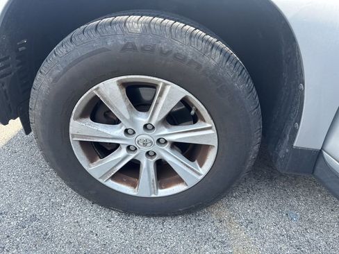 Used 2012 Toyota Highlander 4WD w/ Tech Pkg image 29