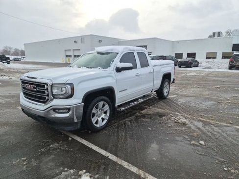 Used 2017 GMC Sierra 1500 SLE w/ SLE Value Package image 9