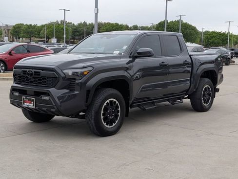 Used 2024 Toyota Tacoma TRD Off-Road image 10