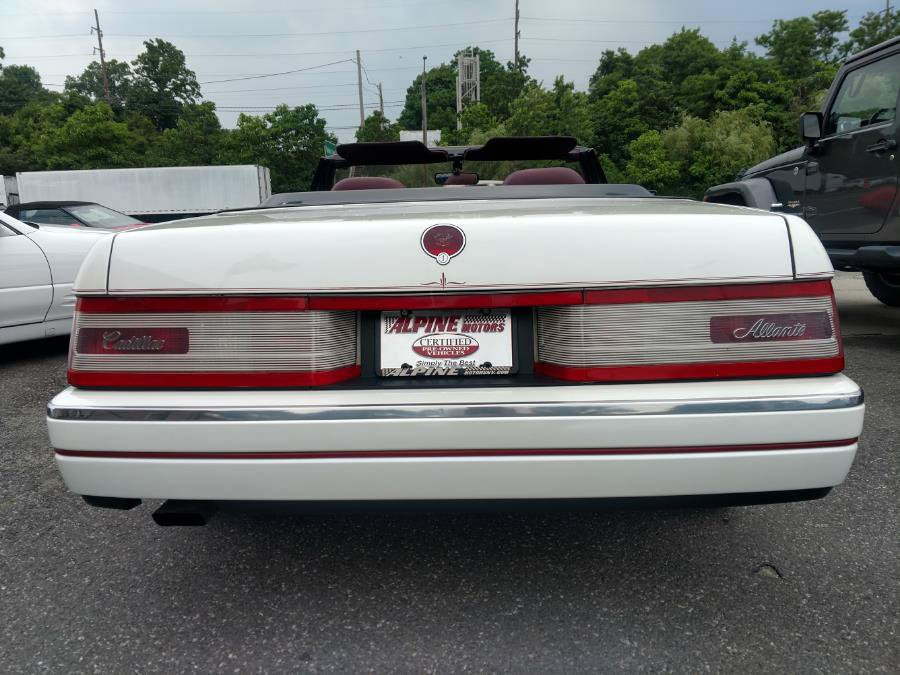 Used 1990 Cadillac Allante FWD image 24