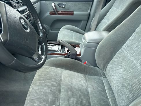 Used 2005 Kia Sorento LX 4dr SUV image 8