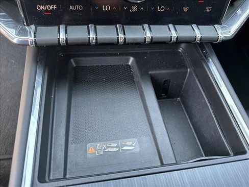 Used 2024 GMC Acadia Elevation w/ Luxury Package FWD image 13