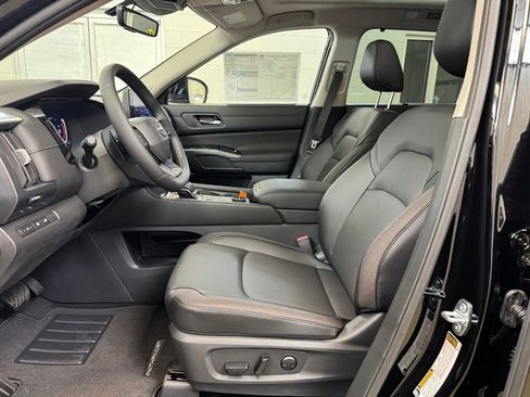 New 2026 Nissan Pathfinder SL AWD/4WD image 11
