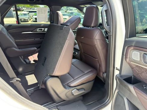 Used 2025 Ford Explorer Platinum w/ Ultimate Package AWD/4WD image 13