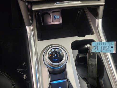 Used 2023 Ford Explorer XLT w/ Equipment Group 202A image 29