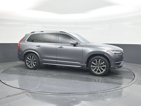 Used 2018 Volvo XC90 T6 Momentum w/ Convenience Package AWD/4WD image 11
