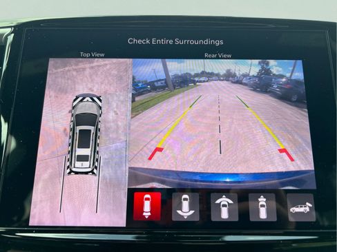 Used 2025 Chrysler Pacifica Select FWD image 30