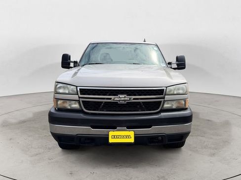 Used 2006 Chevrolet Silverado 2500 LT w/ Heavy-Duty Power Package AWD/4WD image 8