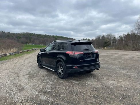 Used 2016 Toyota RAV4 LE AWD/4WD image 5