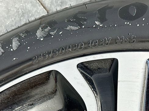 Used 2022 Ford Edge ST image 32