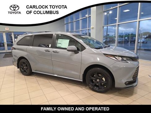New 2026 Toyota Sienna XLE Woodland Edition AWD/4WD image 6