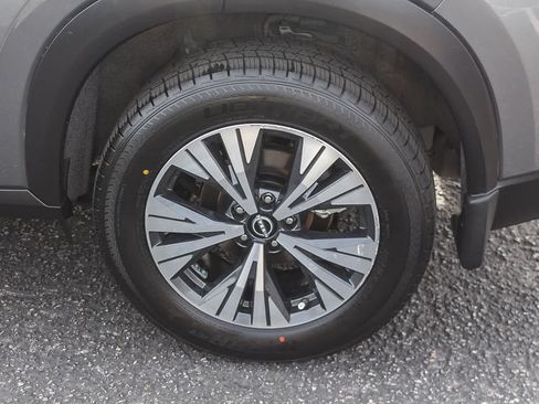 Used 2023 Nissan Rogue SV FWD image 11