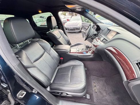 Used 2016 INFINITI Q70 3.7 w/ Sport Package image 28