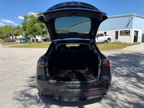 Used 2024 Tesla Model Y Long Range image 22