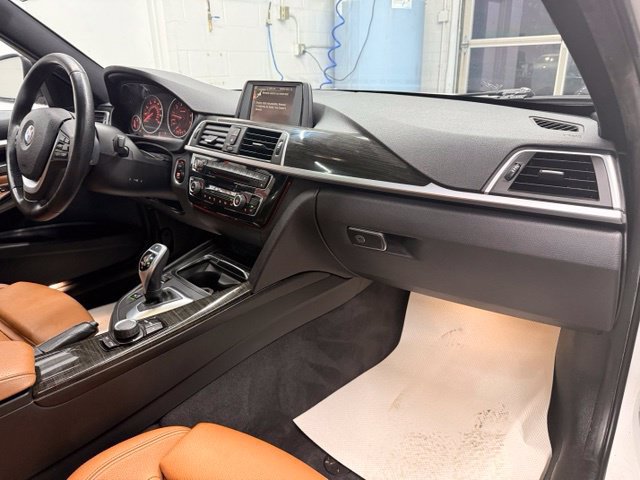 Used 2017 BMW 330i Sedan RWD image 23