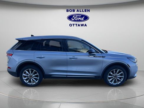 Used 2022 Lincoln Corsair FWD w/ Premium Package image 6