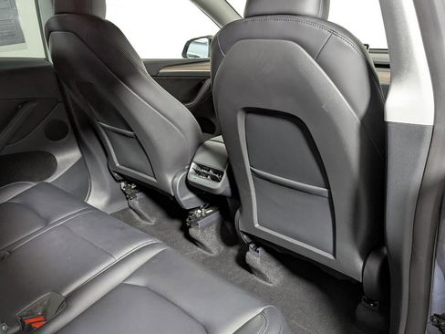 Used 2025 Tesla Model Y Long Range image 36