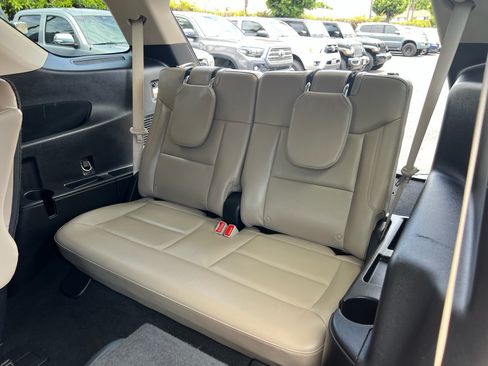 Used 2020 Ford Explorer XLT w/ Equipment Group 202A RWD image 34